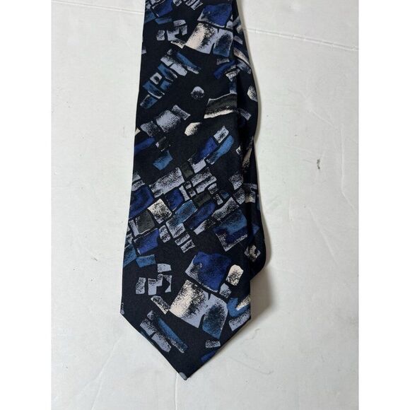 Lot 2  Pierre Balmain Paisley Floral Geometric Art 100% Silk Mens Tie Necktie - Picture 5 of 7